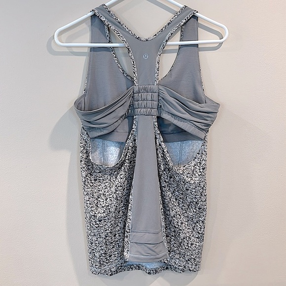 🔥Lululemon Gray and White Patterned Tank Top🔥 - Picture 2 of 5